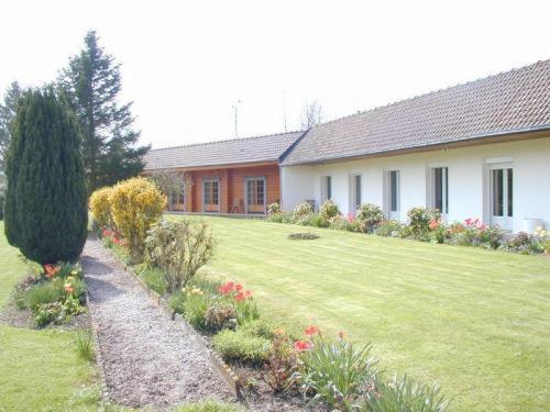 Logis - Hotel & Restaurant Les Trois Fontaines Marconne エクステリア 写真